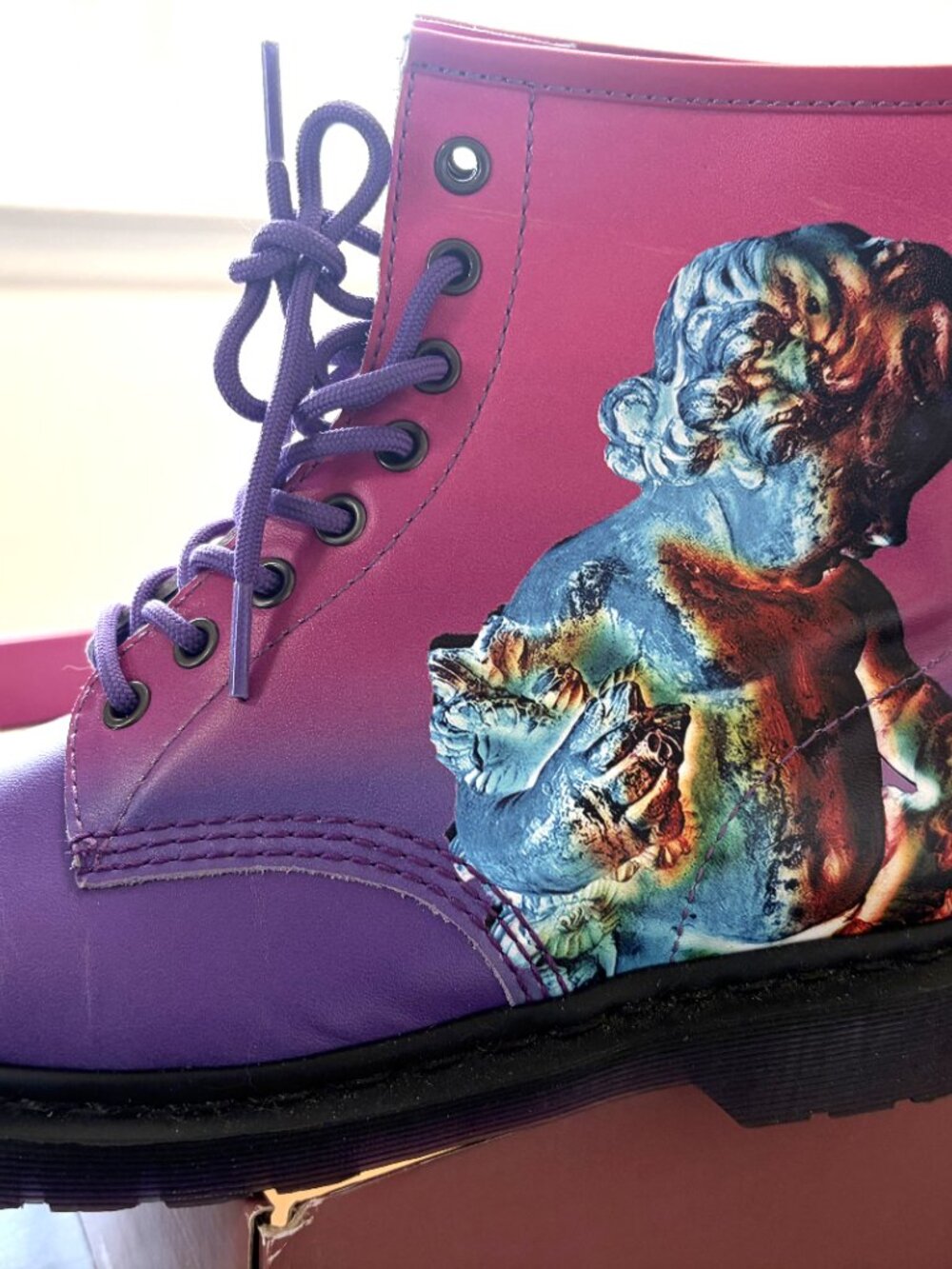 DR. MARTENS PINK+PURPLE OMBRE BACKHAND-LIKE NEW! - Picture 3 of 8